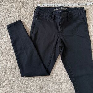 Universal Thread Black Mid-Rise Jeggings Size 2 Short